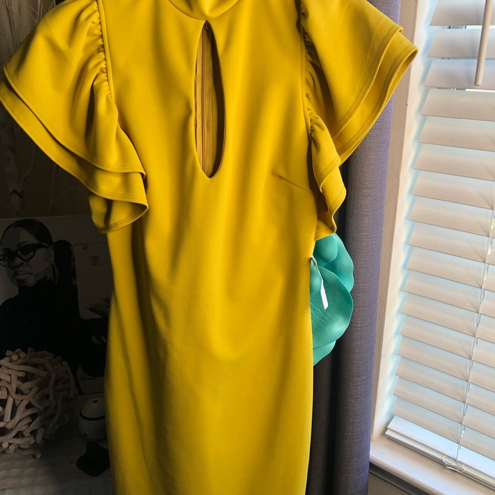 Yellow High-Neck Dress. Size L